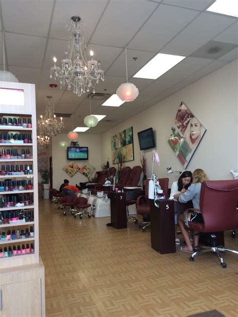 TOP 10 BEST Nail Technicians in Cedar Rapids, IA .